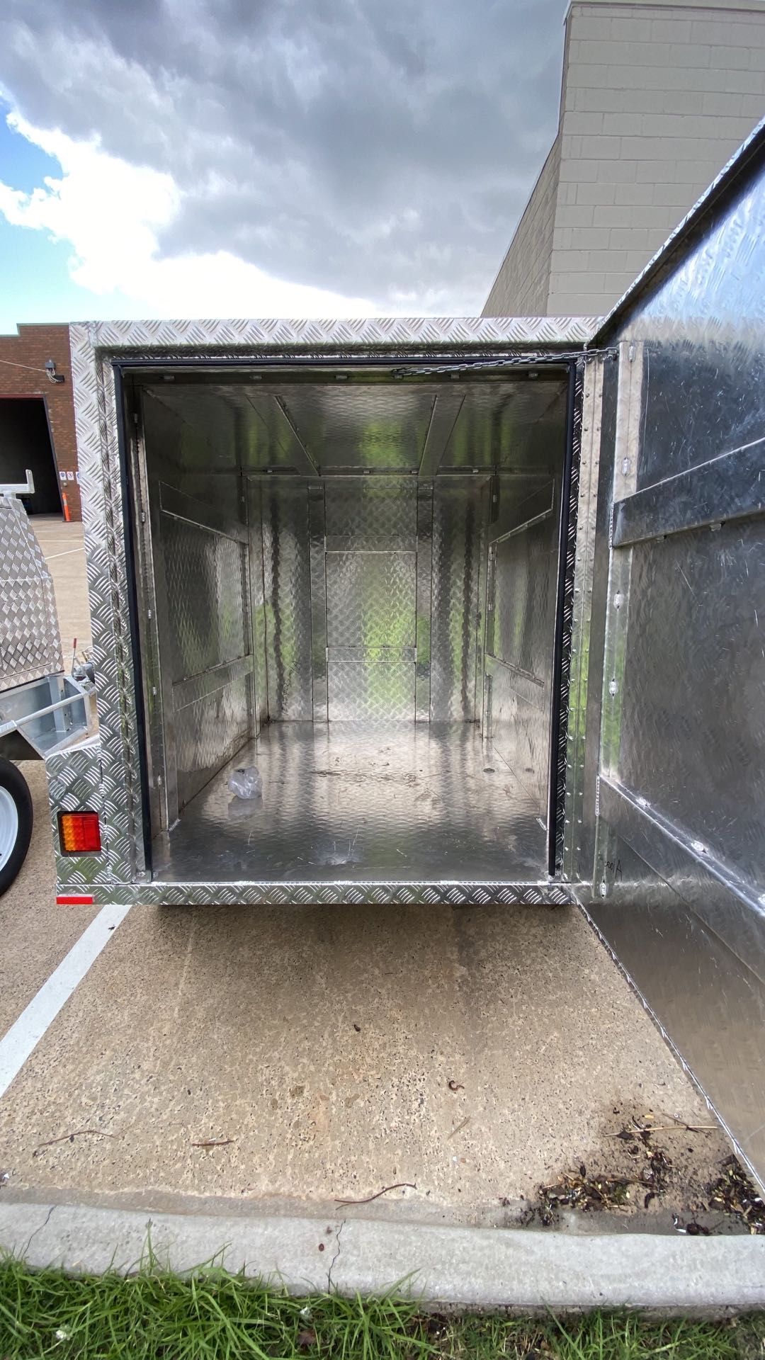Aluminium Luggage Trailer inside
